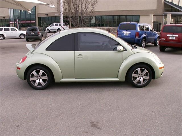 Volkswagen New Beetle 2006 photo 3