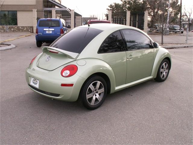 Volkswagen New Beetle 2006 photo 4