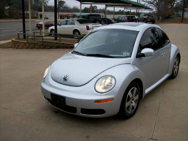 Volkswagen New Beetle 2006 photo 1