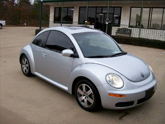 Volkswagen New Beetle 2006 photo 2