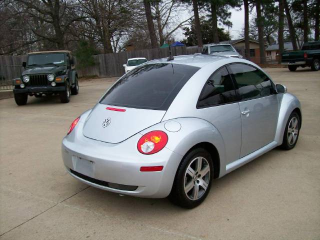 Volkswagen New Beetle 2006 photo 4