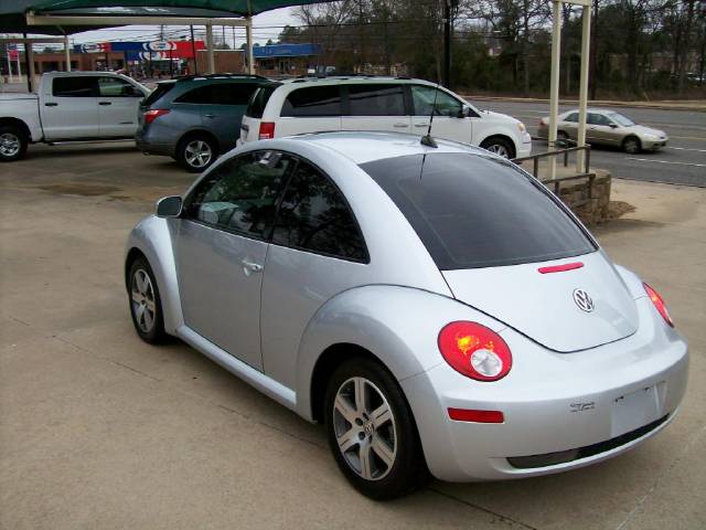 Volkswagen New Beetle 2006 photo 5