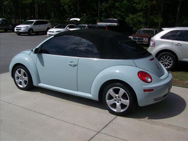 Volkswagen New Beetle 2006 photo 3