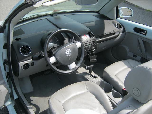 Volkswagen New Beetle 2006 photo 1