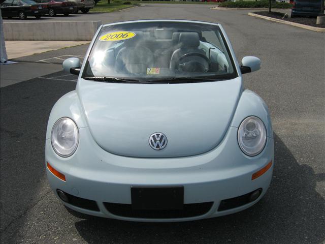 Volkswagen New Beetle 2006 photo 4