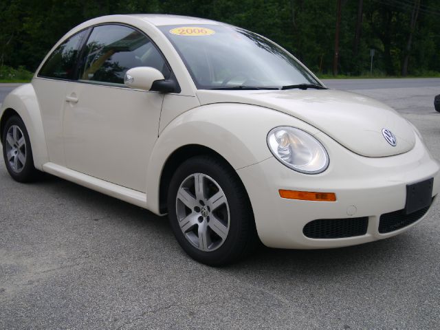 Volkswagen New Beetle 2006 photo 3