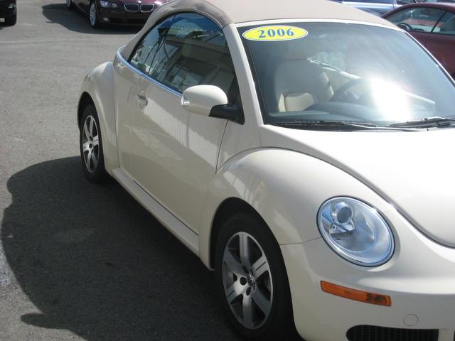 Volkswagen New Beetle 2006 photo 2