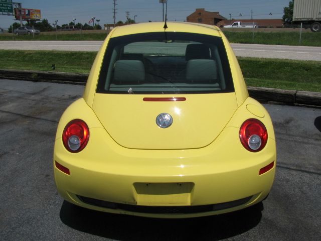 Volkswagen New Beetle 2006 photo 1