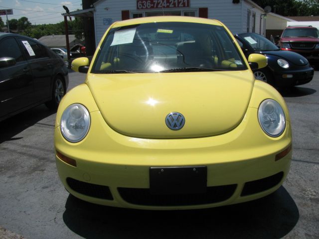 Volkswagen New Beetle 2006 photo 2