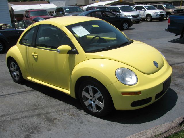 Volkswagen New Beetle 2006 photo 3