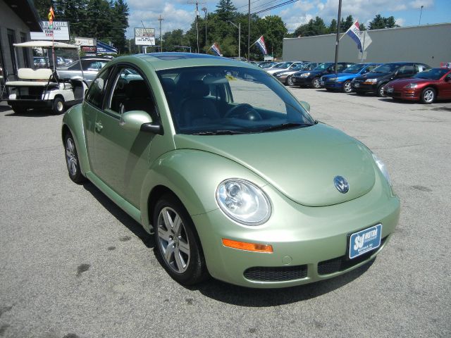 Volkswagen New Beetle 2006 photo 2