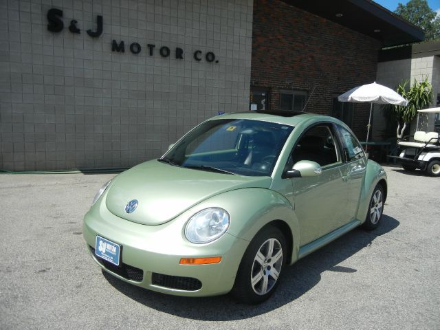 Volkswagen New Beetle 2006 photo 4