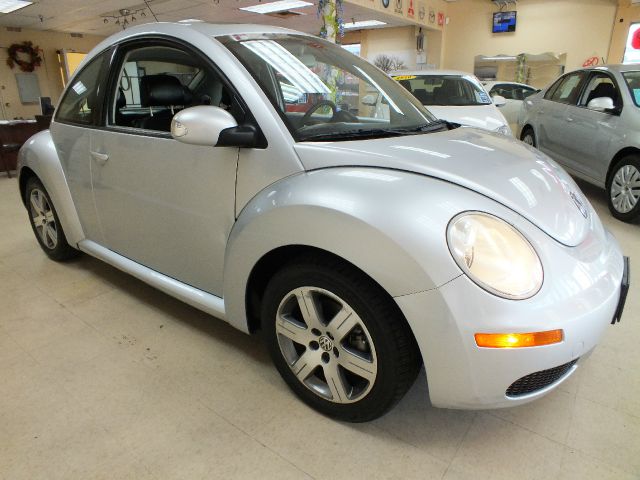 Volkswagen New Beetle 2006 photo 1