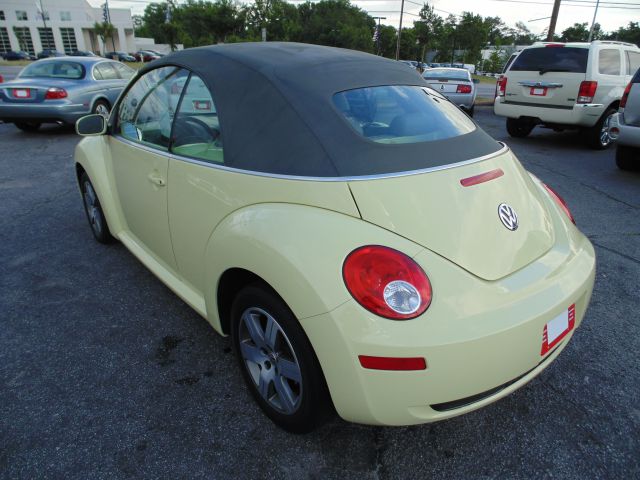 Volkswagen New Beetle 2006 photo 11