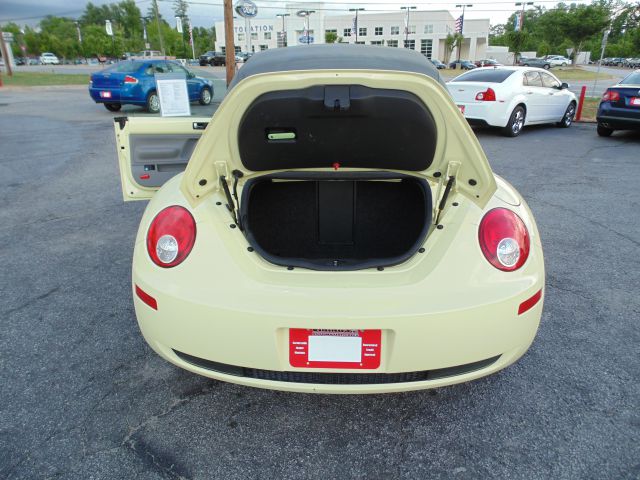 Volkswagen New Beetle 2006 photo 13