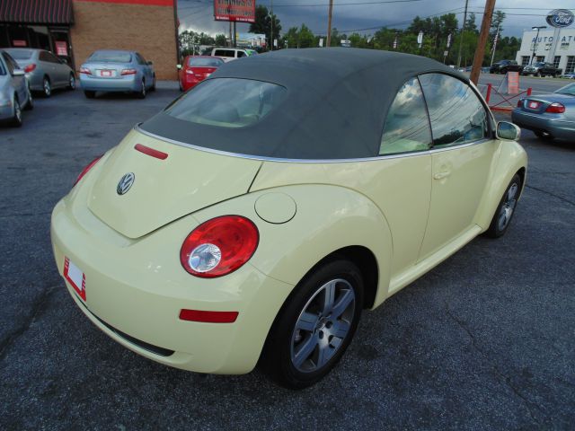 Volkswagen New Beetle 2006 photo 15