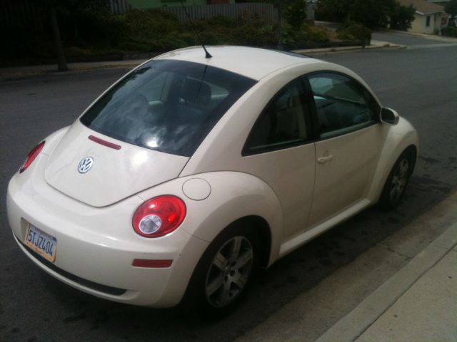 Volkswagen New Beetle 2006 photo 1