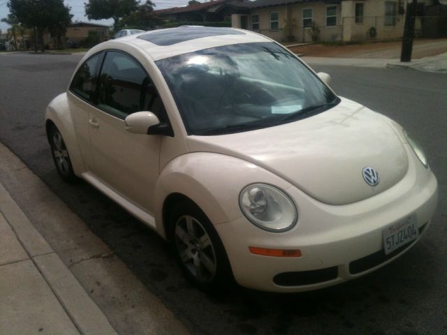 Volkswagen New Beetle 2006 photo 2