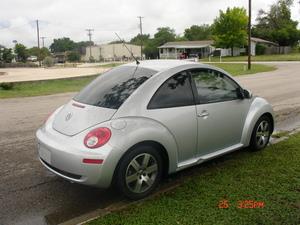 Volkswagen New Beetle DUMP LIFT Hatchback