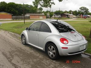 Volkswagen New Beetle 2006 photo 2