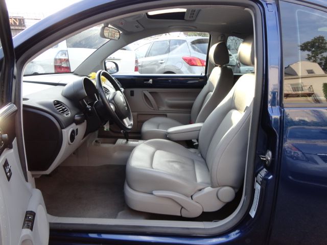 Volkswagen New Beetle 2006 photo 2