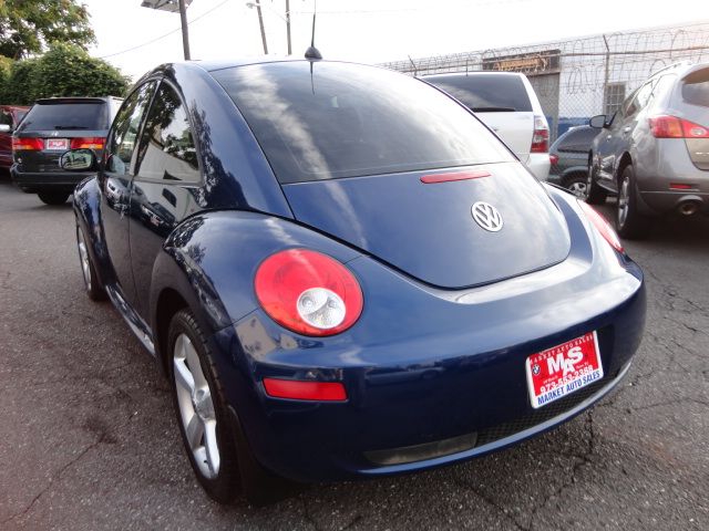 Volkswagen New Beetle 2006 photo 3