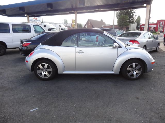 Volkswagen New Beetle 2006 photo 1