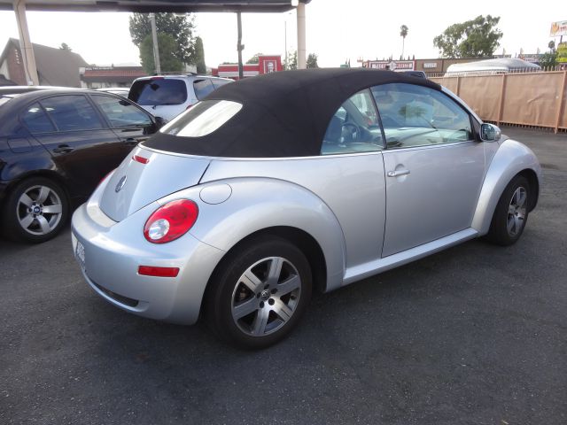 Volkswagen New Beetle 2006 photo 3