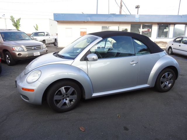 Volkswagen New Beetle 2006 photo 4