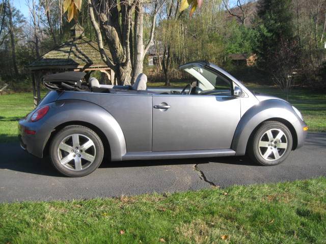 Volkswagen New Beetle 2006 photo 2