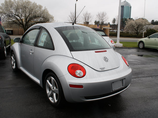 Volkswagen New Beetle CD With MP3 Unspecified