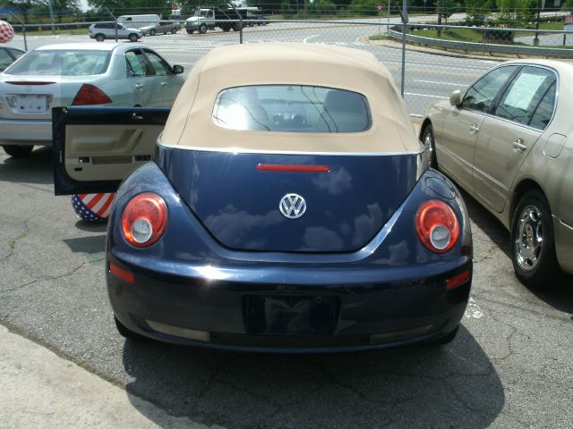 Volkswagen New Beetle 2006 photo 3