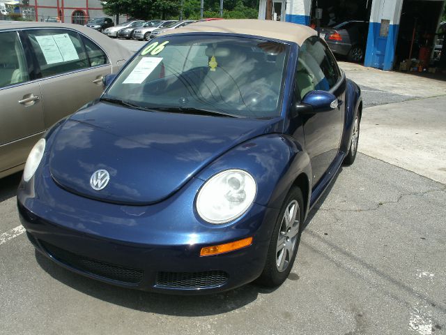 Volkswagen New Beetle 2006 photo 4