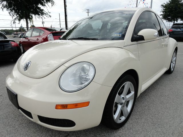 Volkswagen New Beetle 2006 photo 1