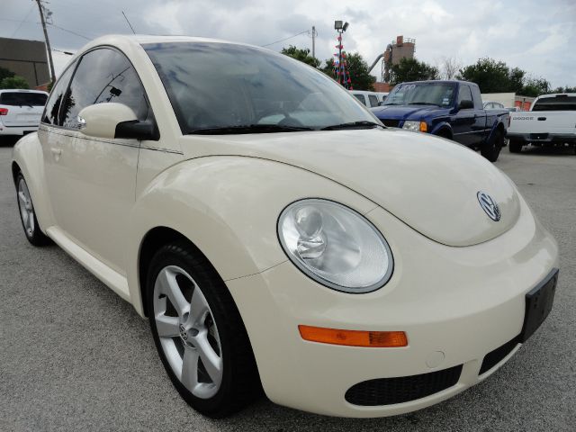 Volkswagen New Beetle 2006 photo 15