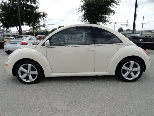 Volkswagen New Beetle 2006 photo 18