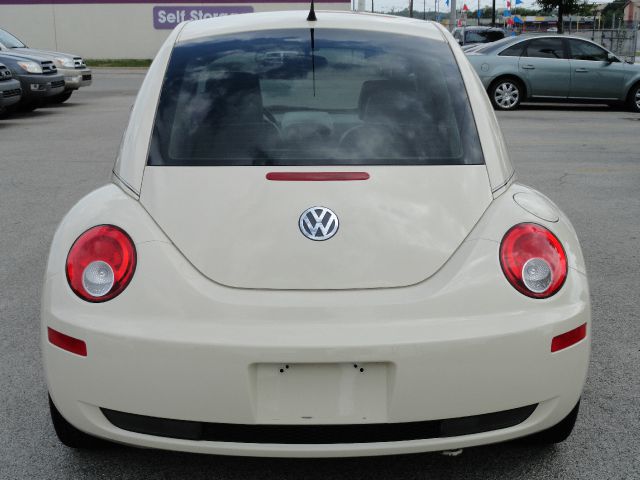 Volkswagen New Beetle 2006 photo 3