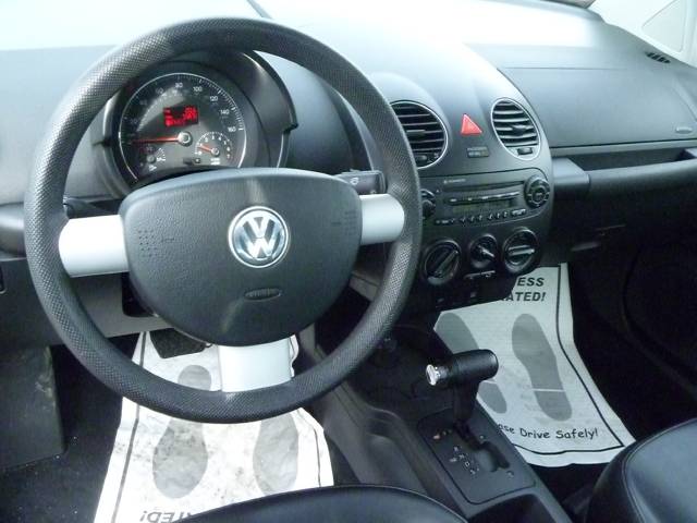 Volkswagen New Beetle 2006 photo 4