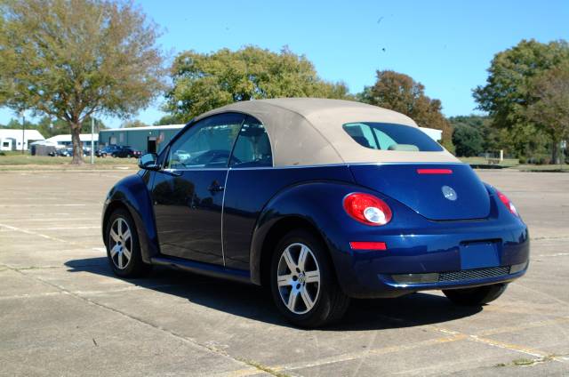 Volkswagen New Beetle 2006 photo 1