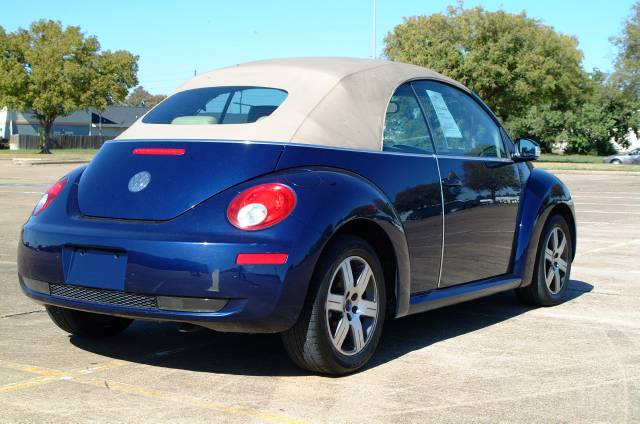 Volkswagen New Beetle 2006 photo 3