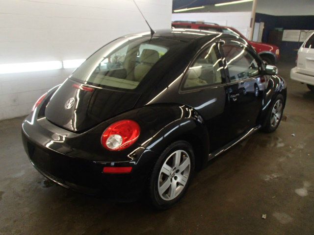 Volkswagen New Beetle 2006 photo 4