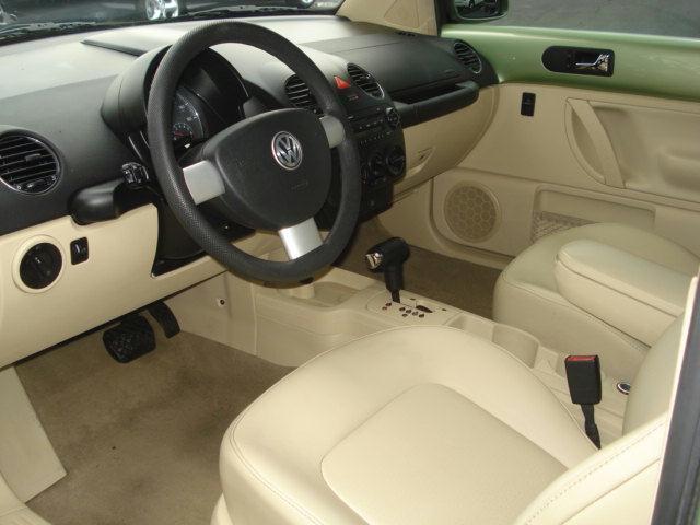 Volkswagen New Beetle 2006 photo 4