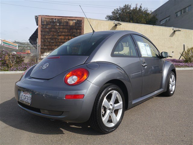 Volkswagen New Beetle 2006 photo 1