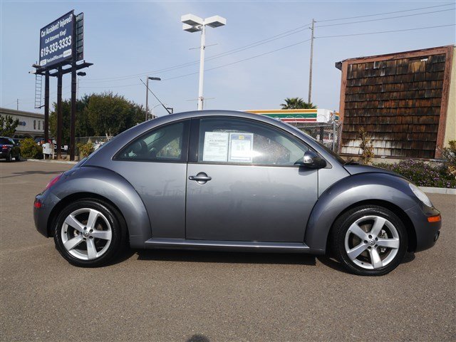 Volkswagen New Beetle 2006 photo 2