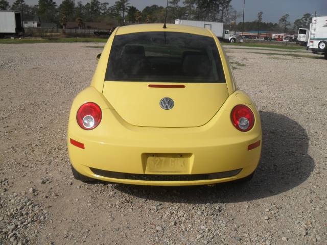 Volkswagen New Beetle 2006 photo 2