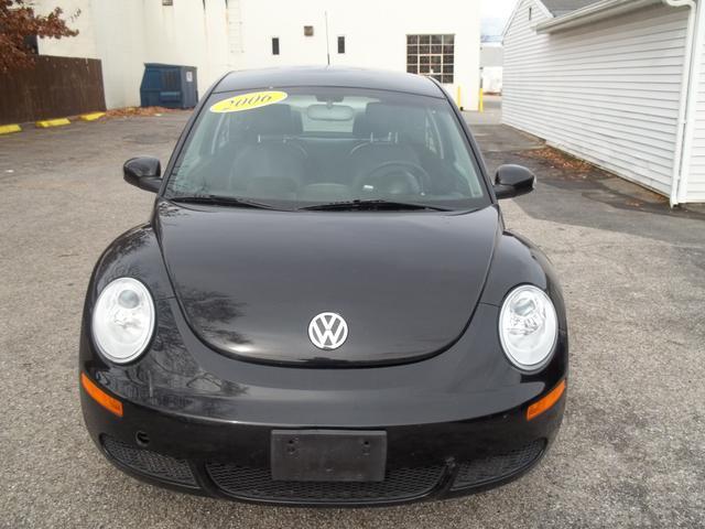 Volkswagen New Beetle 2006 photo 1