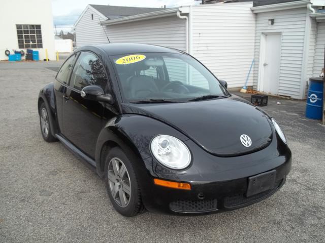 Volkswagen New Beetle 2006 photo 2