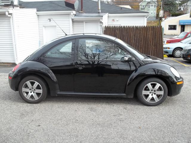 Volkswagen New Beetle 2006 photo 4