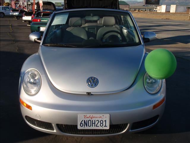 Volkswagen New Beetle 2006 photo 2