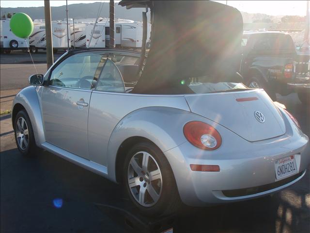 Volkswagen New Beetle 2006 photo 4